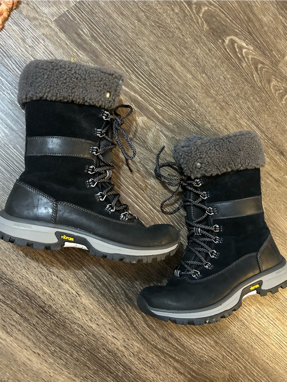 Eddie Bauer Rainier Boot Women's Black Waterproof Vibram Leather 8 Lined